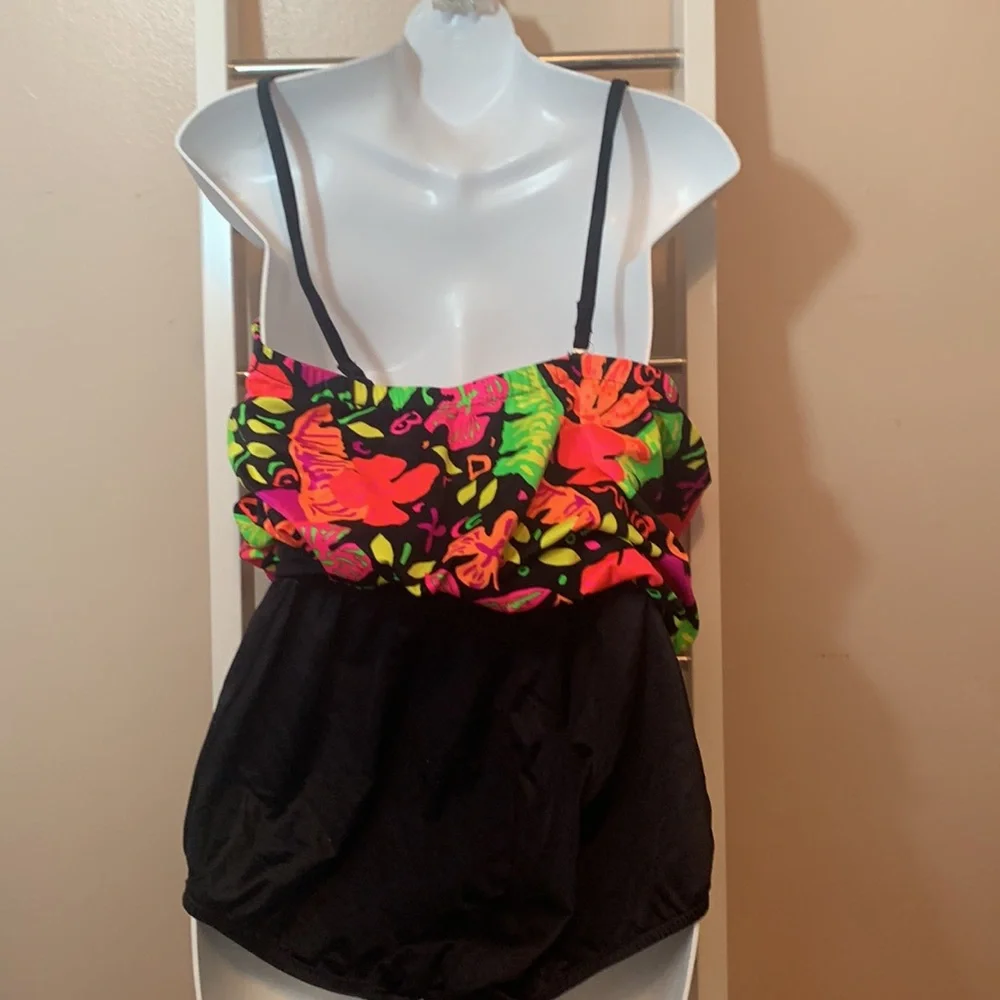 St. Tropez Swimwear Vintage Neon Print 1 Piece 🥳🛍Host Pick🛍🥳 - Picture 4 of 5
